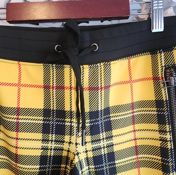 PAM& GELA HIGH WAISTED YELLOW PLAID SIZE SMALL. - Picture 11 of 15